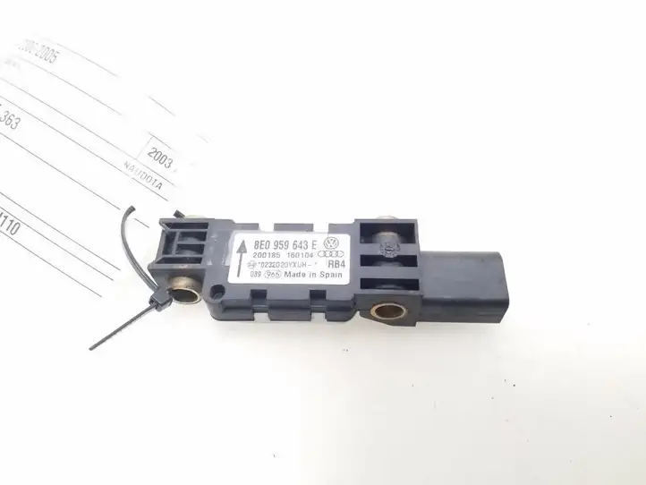 Audi A4 S4 B6 8E 8H (2000 - 2006) 8E0959643E Датчик удара SRS — фото 1