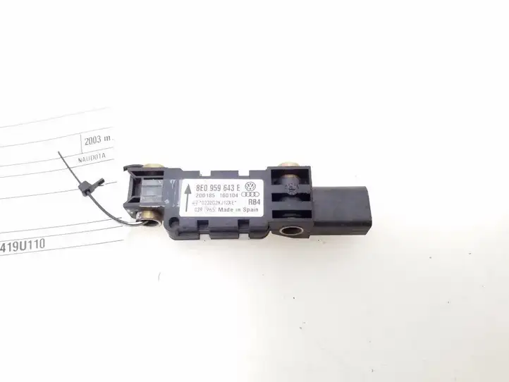 Audi A4 S4 B6 8E 8H (2000 - 2006) 8E0959643E Датчик удара SRS — фото 1