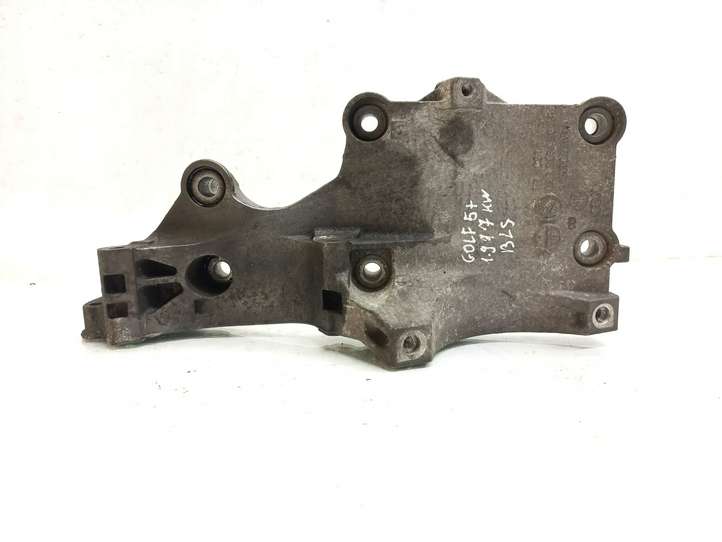 Volkswagen Golf Plus (2004 - 2008)  038903143AF Кронштейн