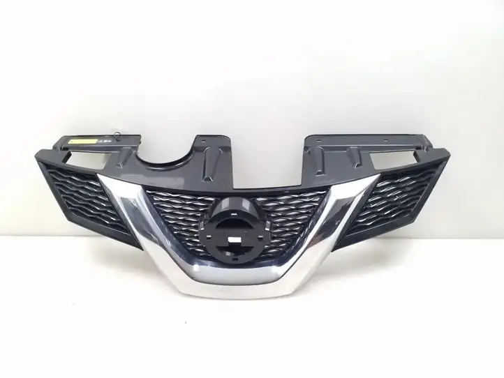 Nissan X-Trail T32 (2014 - 2021) 623104CE0A Передняя решетка — фото 1