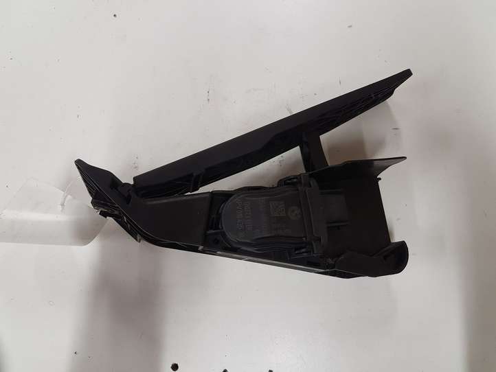 BMW 3 F30 F35 F31 (2012 - 2018)  12037313DE Педаль акселератора