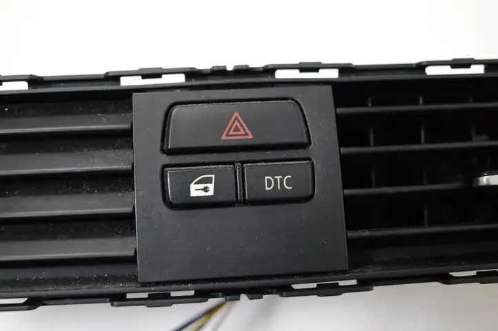 BMW 3 E90 E91 (2005 - 2012) 9151167 Воздушная решетка панели — фото 8