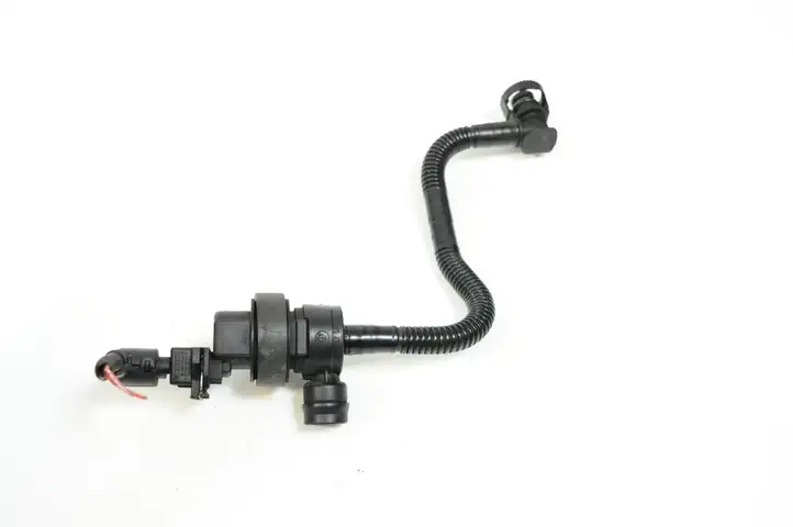 BMW 3 E90 E91 (2005 - 2012) 7512581 Прочие детали моторного отсека — фото 2