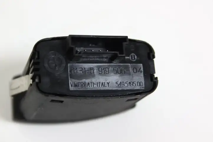 BMW 5 E60 E61 (2004 - 2010) 6919506 Кнопка фаркопа в багажнике — фото 4