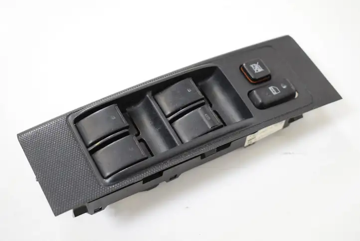 Toyota Corolla Verso E121 (2004 - 2007) 848200F010 Кнопка стеклоподъемников — фото 2
