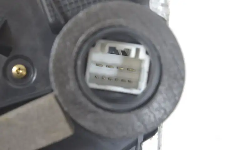 Toyota Corolla Verso E121 (2004 - 2007) 3K0500 Замок передней двери — фото 7