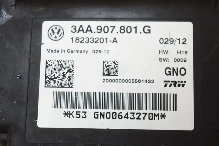 Volkswagen PASSAT CC (2008 - 2012) 3AA907801G Блок управления стояночным тормозом (EPB) — фото 4