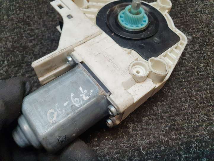 Audi A4 (2011 - 2015)  8K0959811A Механизм подъема окон задней двери