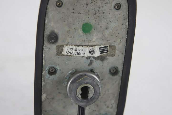 Volkswagen Tiguan (2007 - 2011)  1K0035501F Антенна (антенна GPS)