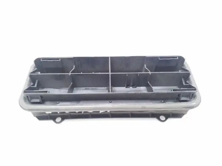 Nissan Juke I F15 (2010 - 2018) 8200213712 Решетка в крыле — фото 1
