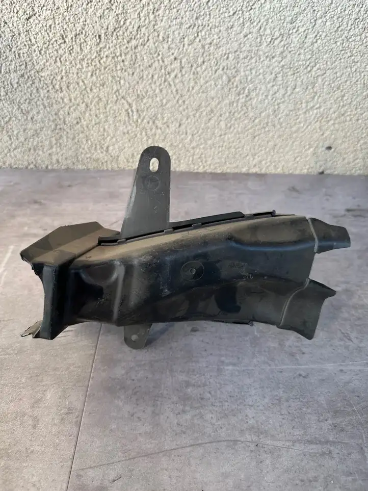 BMW 7 G11 G12 (2015 - 2022) 51747359792 Дефлектор воздуха — фото 3