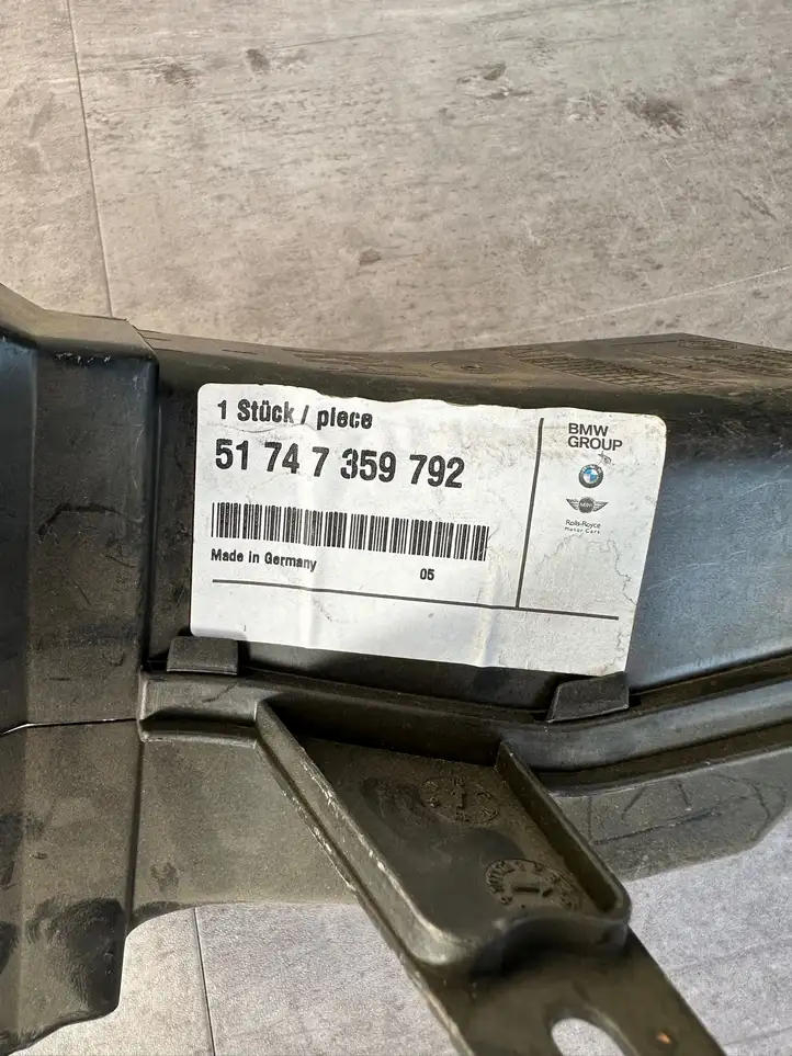 BMW 7 G11 G12 (2015 - 2022) 51747359792 Дефлектор воздуха — фото 4