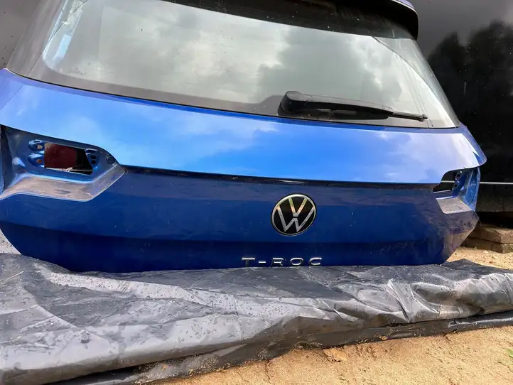 Volkswagen T-Roc (2017 - ) Крышка багажника — фото 5