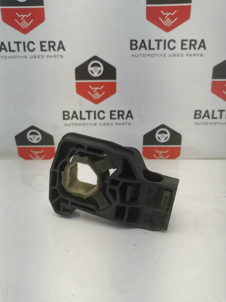 BMW 1 F20 F21 (2011 - 2019) 7575248 Кронштейны радиатора — фото 1