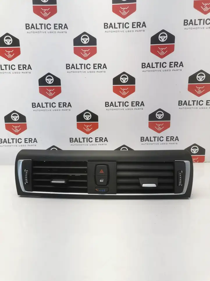 BMW 1 F20 F21 (2011 - 2019) 9317945 Центральный воздушный дефлектор — фото 1