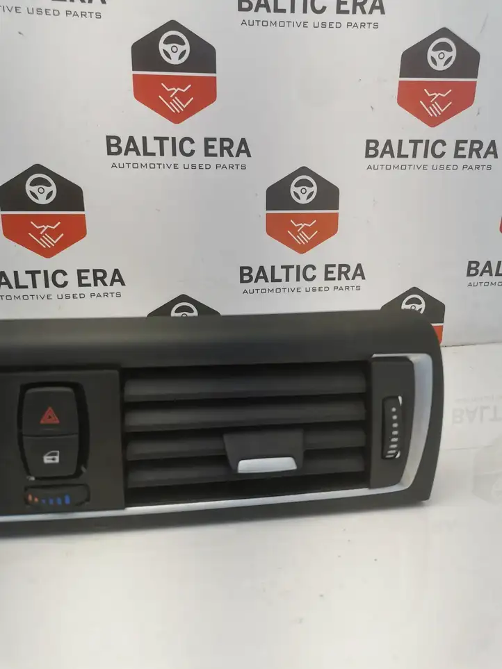 BMW 1 F20 F21 (2011 - 2019) 9317945 Центральный воздушный дефлектор — фото 4