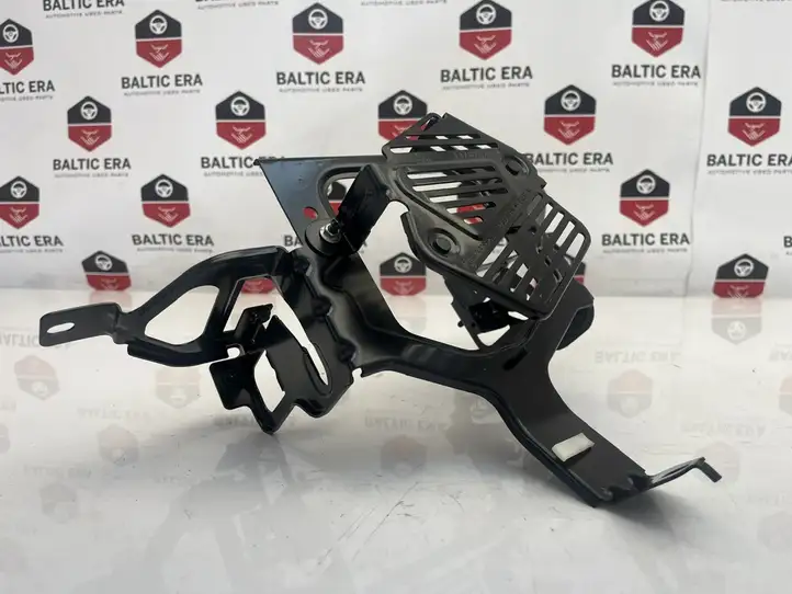 BMW 1 F20 F21 (2011 - 2019) 9286253 Кронштейн усилителя звука — фото 1