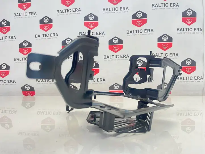 BMW 1 F20 F21 (2011 - 2019) 9286253 Кронштейн усилителя звука — фото 3