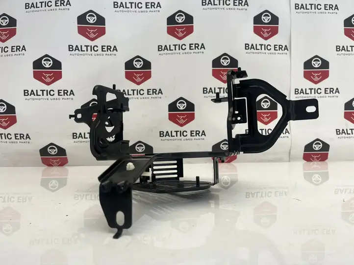 BMW 1 F20 F21 (2011 - 2019) 9286253 Кронштейн усилителя звука — фото 4