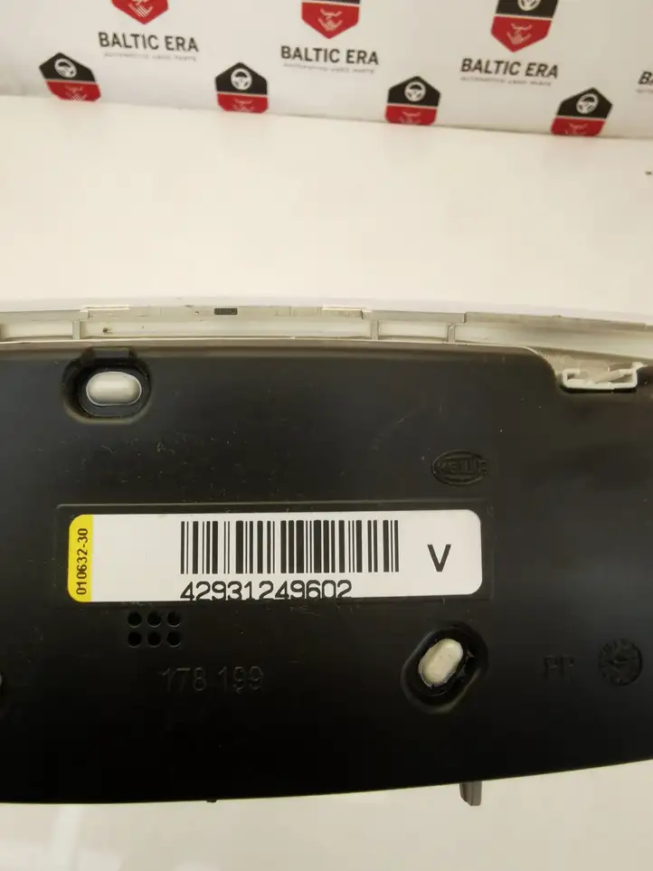 BMW 1 F20 F21 (2011 - 2019) 42931249602 Задняя подсветка — фото 3