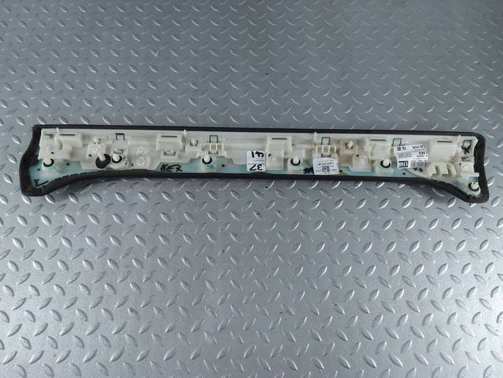 Land Rover Defender (2020 - )  L8B223901BD8PVJ Другая деталь отделки пере́дней дверей