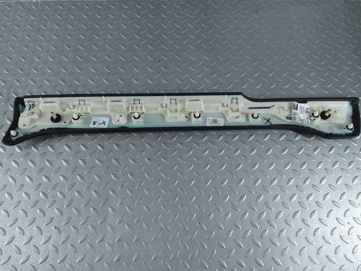 Land Rover Defender (2020 - )  L8B227407BC8PVJ Другая деталь отделки задний дверей