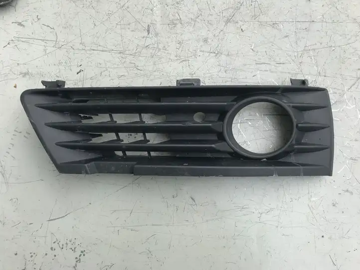 Opel Zafira B (2006 - 2008) 13124990 Решетка противотуманной фары — фото 1