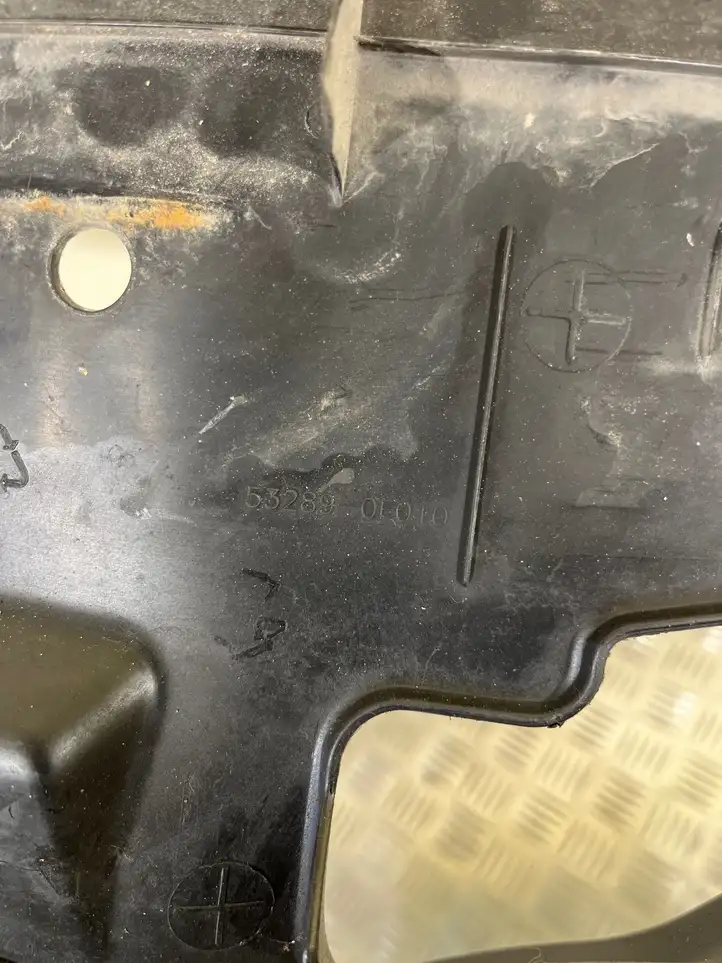 Toyota Corolla Verso AR10 (2004 - 2009) 532890F010 Облицовка радиатора — фото 2