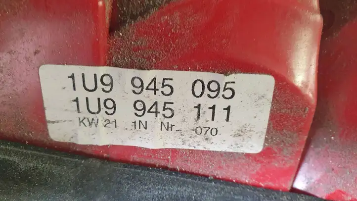Skoda Octavia Mk1 (1U) (1996 - 2004) 1U9945111 Задний фонарь в кузове — фото 2