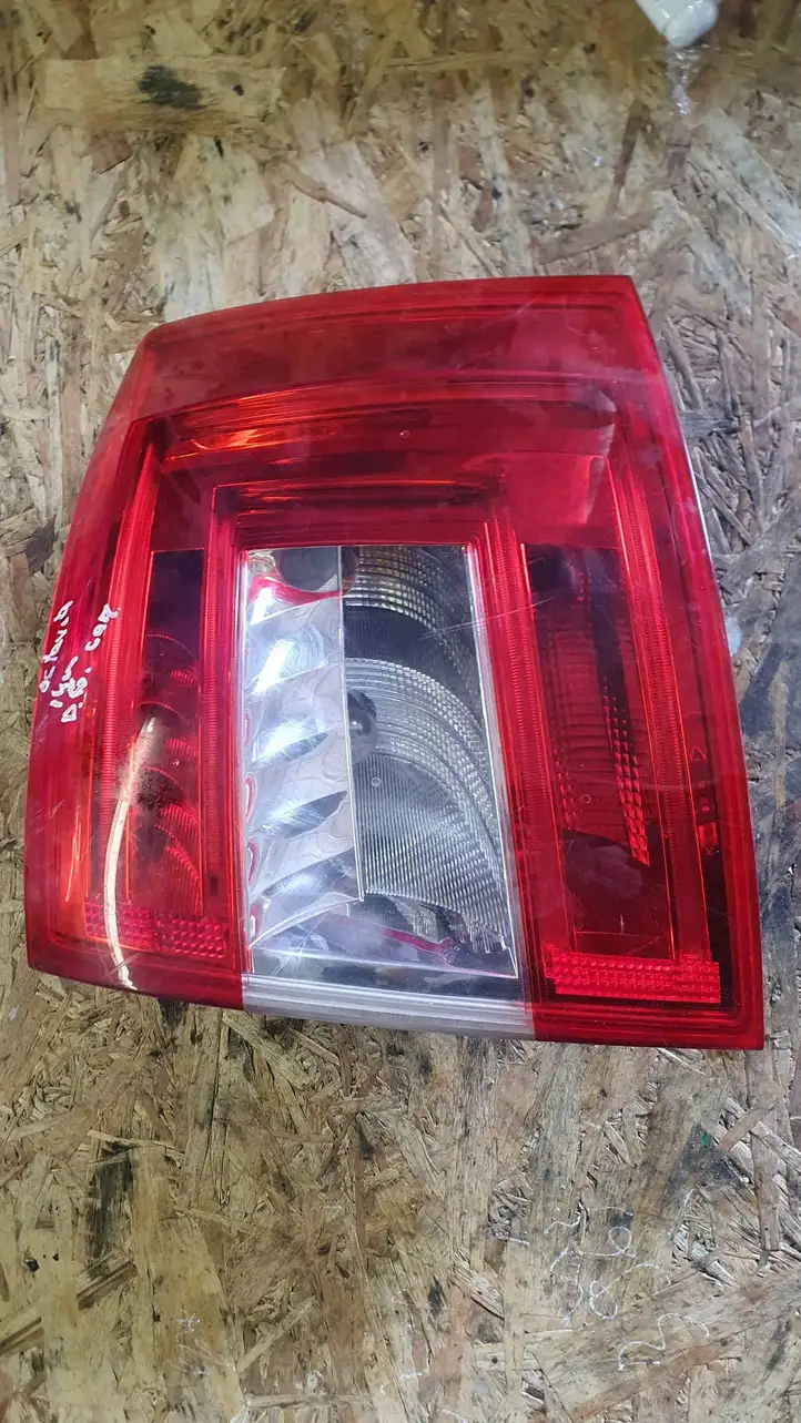 Skoda Octavia Mk3 (5E) (2013 - 2019) 5E9945096A Задний фонарь в кузове — фото 1