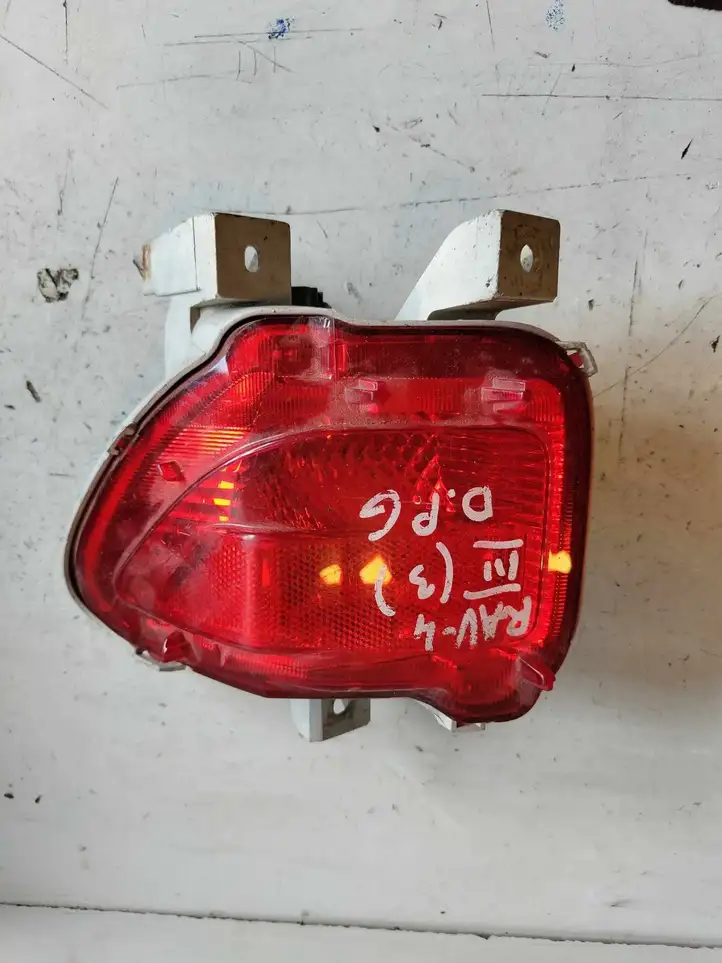 Toyota RAV 4 (XA30) (2006 - 2016) 8145742010 Задняя противотуманная фара — фото 1