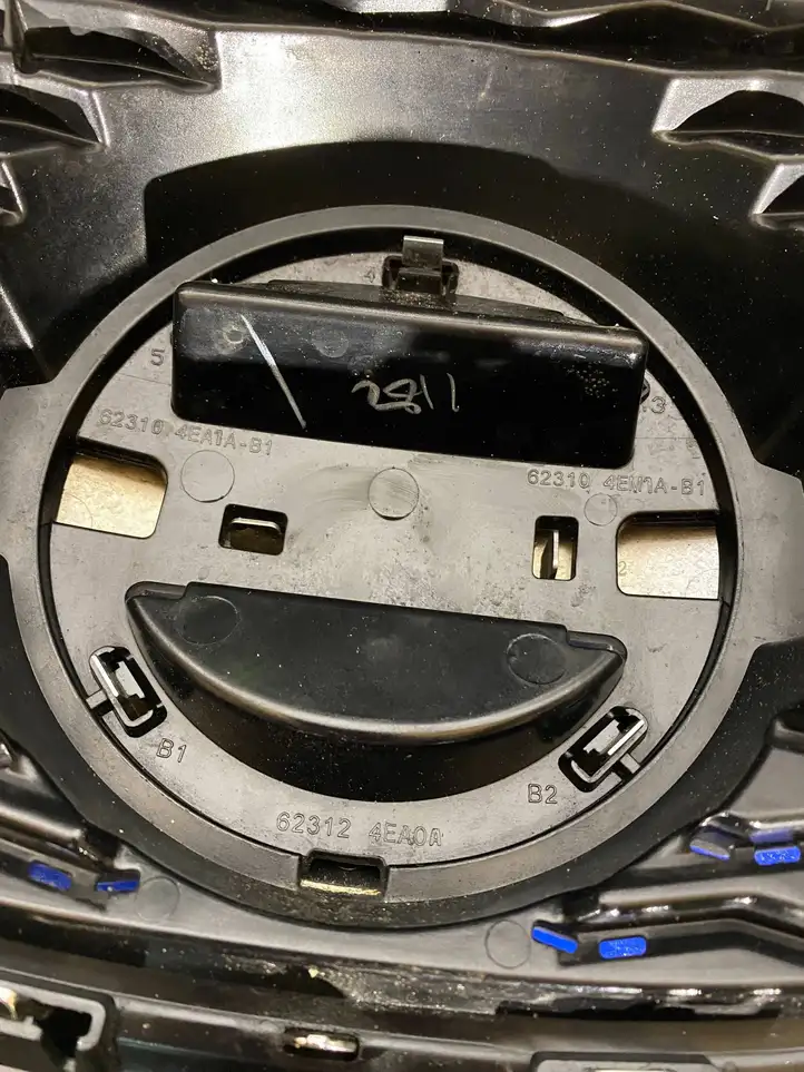 Nissan Qashqai (2013 - 2017) 623124EA0A Верхняя решетка радиатора — фото 5