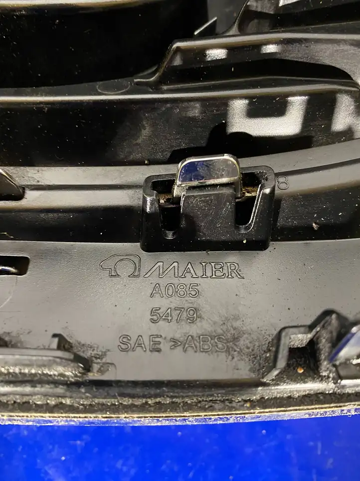 Nissan Qashqai (2013 - 2017) 623124EA0A Верхняя решетка радиатора — фото 6