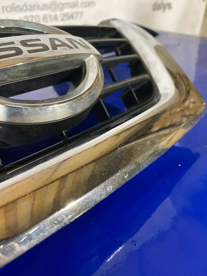 Nissan Juke I F15 (2010 - 2018) 620701KA6A Верхняя решетка радиатора — фото 5