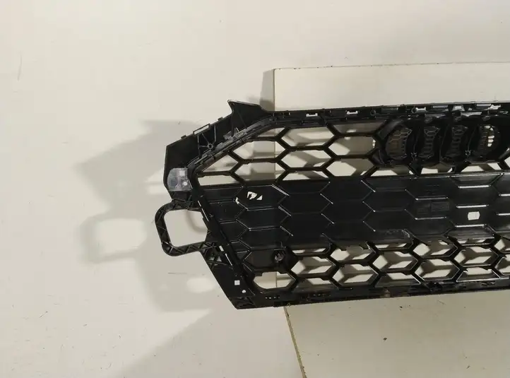 Audi A4 S4 B9 8W (2019 - ) 8W0853651FB Верхняя решетка радиатора — фото 6