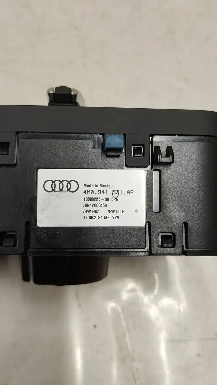 Audi Q5 SQ5 (2017 - ) 4m0941531 Включатель фонарей — фото 4
