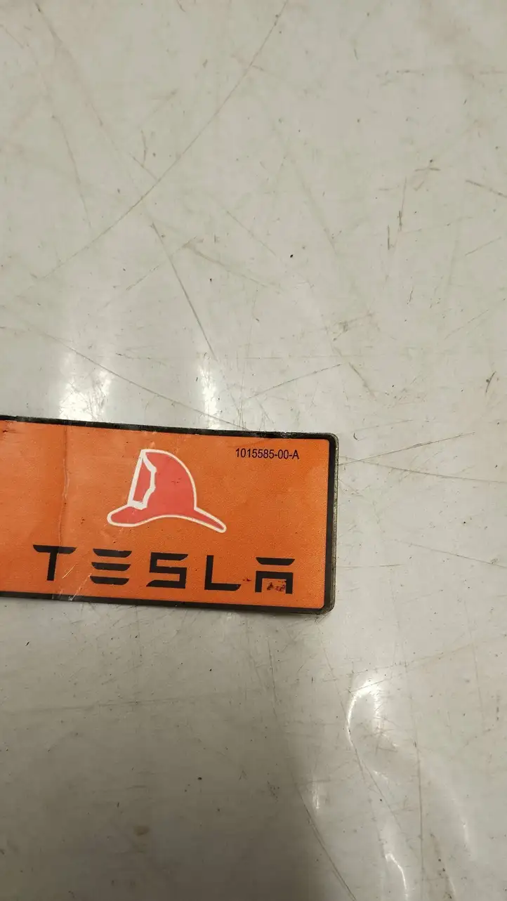 Tesla Model S (2016 - 2021) 101558500a Реле защиты аккумулятора — фото 2