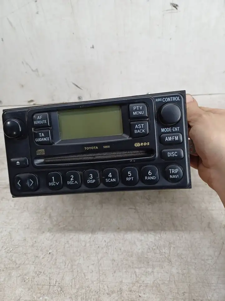 Toyota Avensis Verso (1995 - 2001) 8612044080 Магнитола / мультимедийная система — фото 1