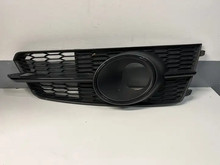 Audi A6 C7 (2014 - 2018) 4G0807682AG Решетка противотуманной фары — фото 1