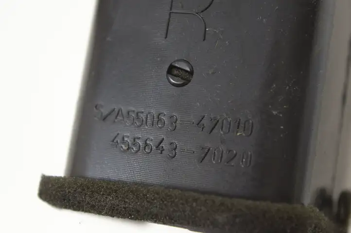Toyota Prius (NHW20) (2003 - 2009) 5506247010 Воздушная решетка панели — фото 7
