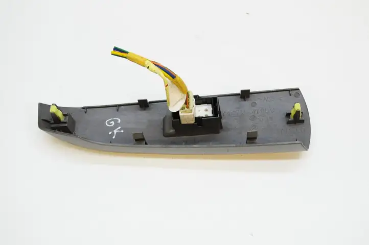 Toyota Prius (NHW20) (2003 - 2009) 7427247050 Блок кнопок стеклоподъемников — фото 3