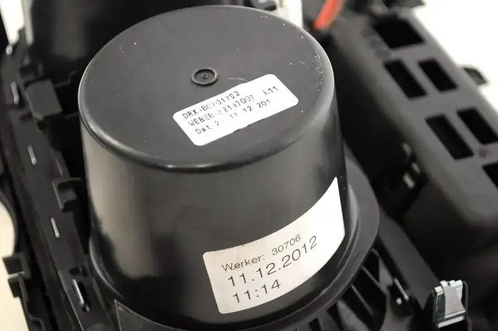 BMW 3 F30 F35 F31 (2012 - 2018) 9218926 Передний подстаканник — фото 5
