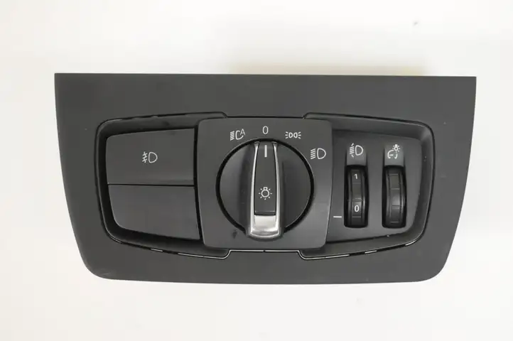 BMW 3 F30 F35 F31 (2012 - 2018) 9265305 Включатель фонарей — фото 1