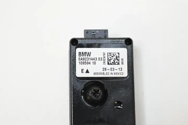 BMW 3 F30 F35 F31 (2012 - 2018) 9231443 Усилитель антенны — фото 3