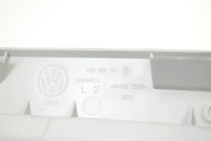 Volkswagen Golf VII (2013 - 2019) 5G0868144B Прочие детали салона — фото 5