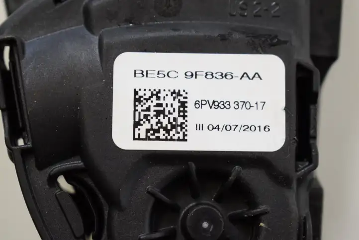 Tesla Model S (2016 - 2021) BE5C9F836AA Педаль акселератора — фото 4