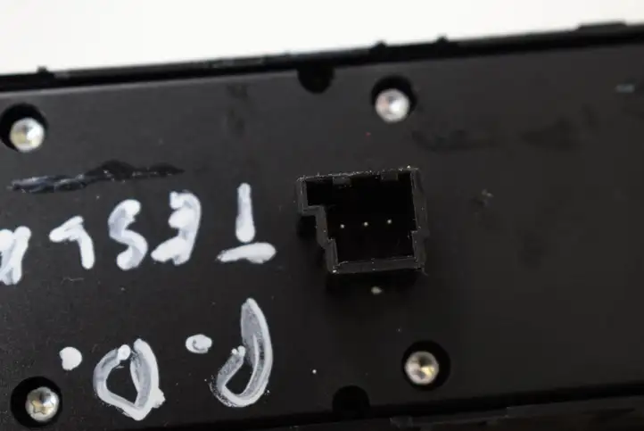 Tesla Model S (2016 - 2021) PDCA2049055402 Кнопка стеклоподъемников — фото 3
