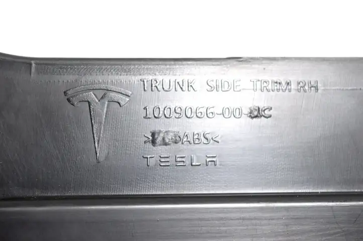 Tesla Model S (2016 - 2021) 100906600C Прочие детали салона — фото 1
