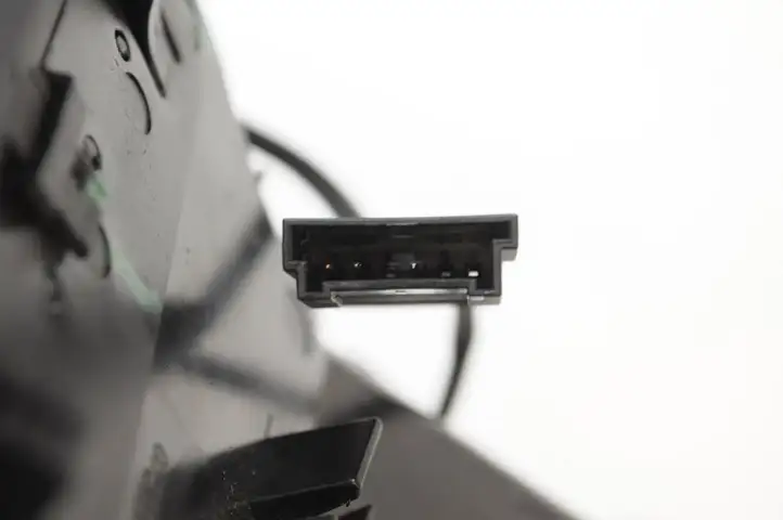 BMW 7 F01 (2008 - 2016) 141218 Воздушная решетка панели — фото 5