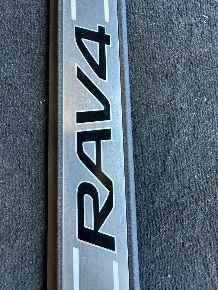 Toyota RAV 4 (XA50) (2018 - ) PK38242K01 Внутренняя отделка переднего порога — фото 4